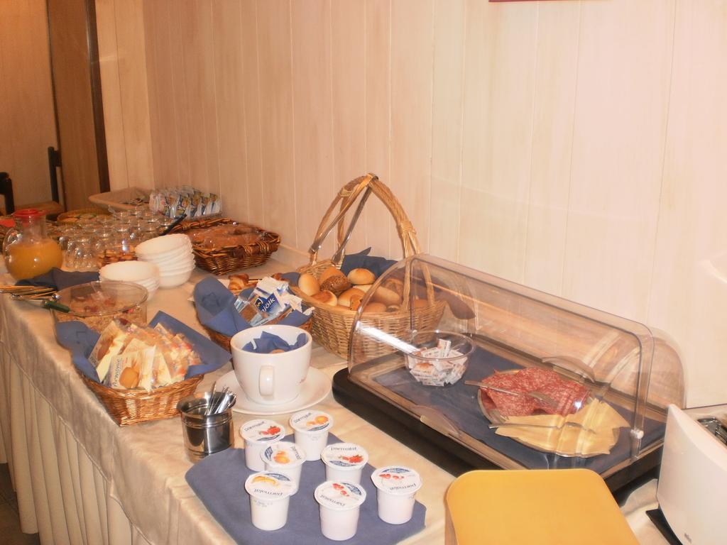 איסאו Hotel Milano מראה חיצוני תמונה