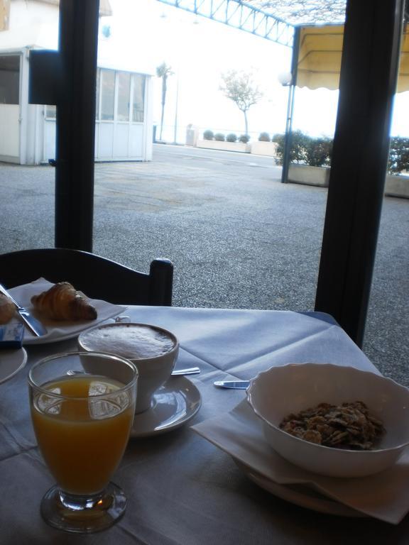 איסאו Hotel Milano מראה חיצוני תמונה